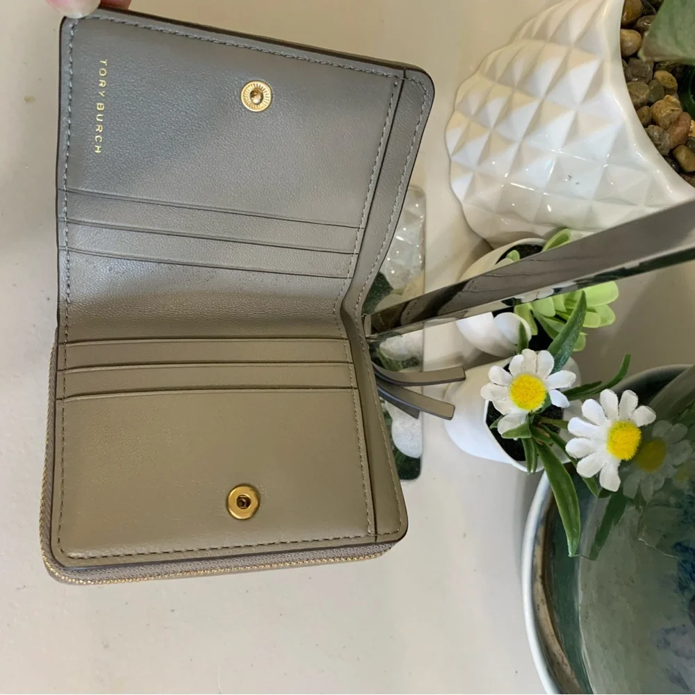 Tory Burch Quilted Leather Mini Wallet in Light Taupe with Gold Logo - Picture 10 of 13
